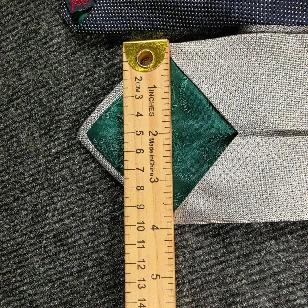 Tommy Hilfiger Men's Navy and Silver Tie